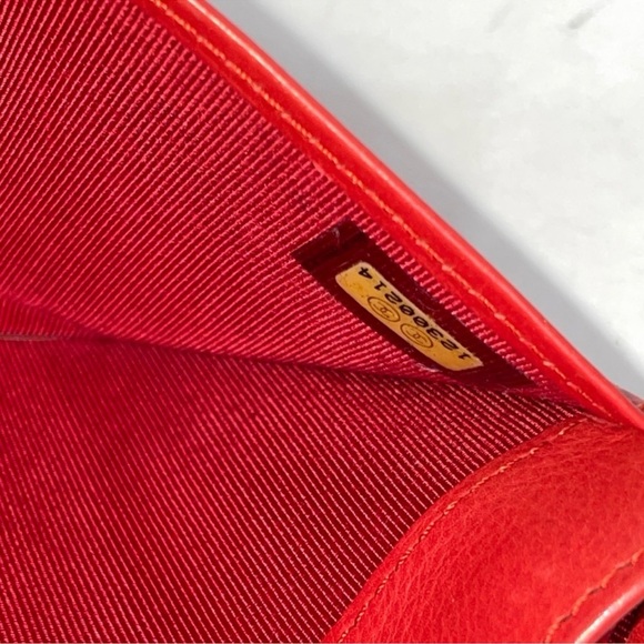 CHANEL CC Micro Chocolate Bifold long Rare Red Wallet - Picture 4 of 9